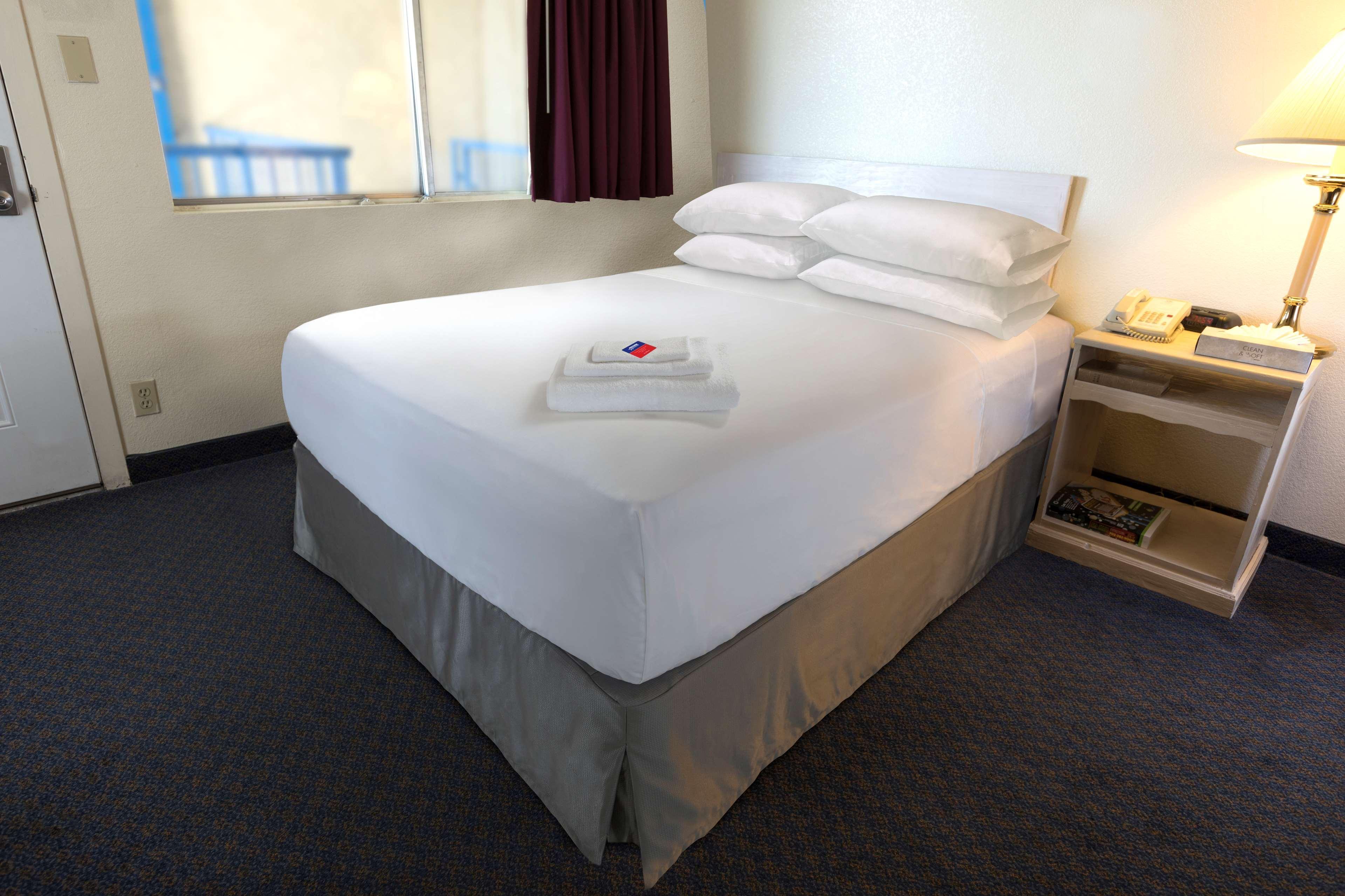 Americas Best Value Inn Iola Exterior foto
