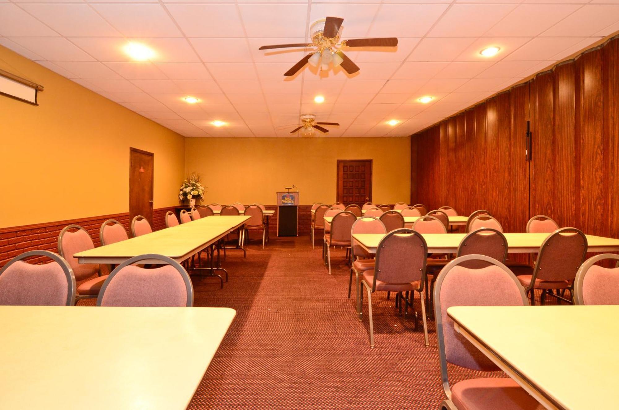 Americas Best Value Inn Iola Business foto