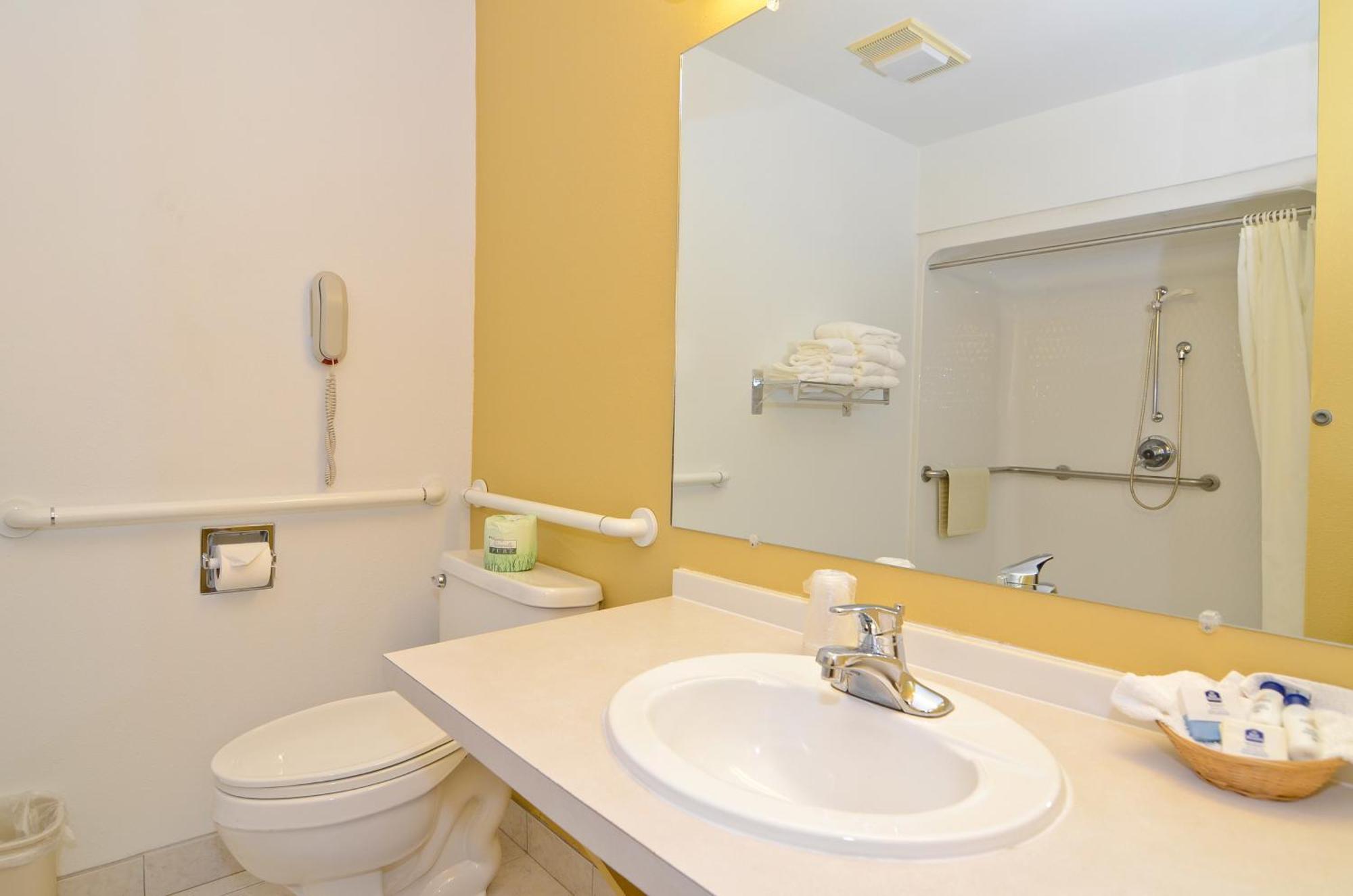 Americas Best Value Inn Iola Exterior foto