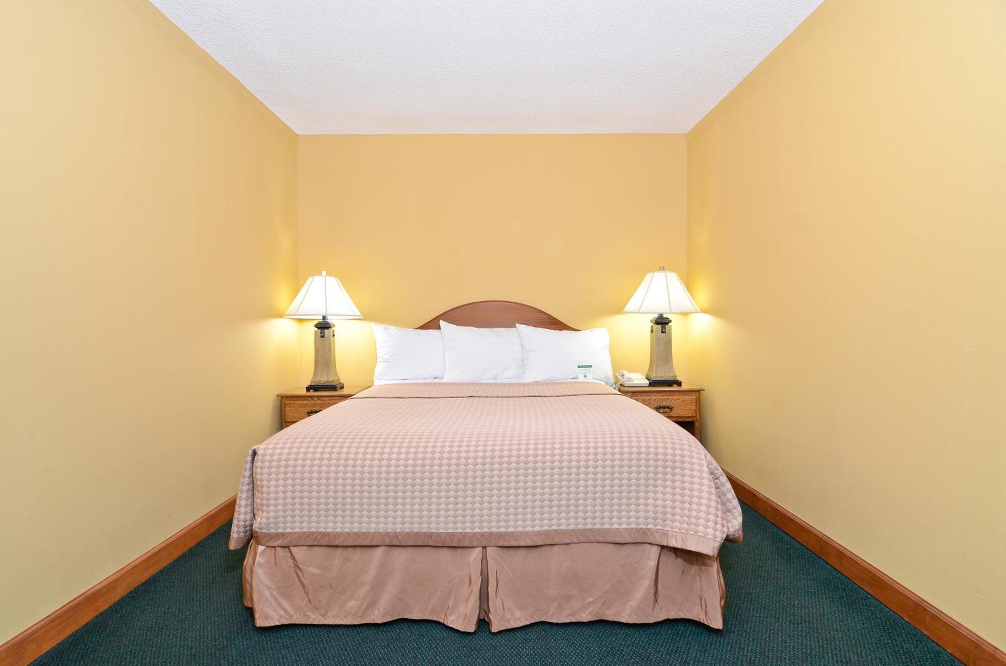 Americas Best Value Inn Iola Exterior foto