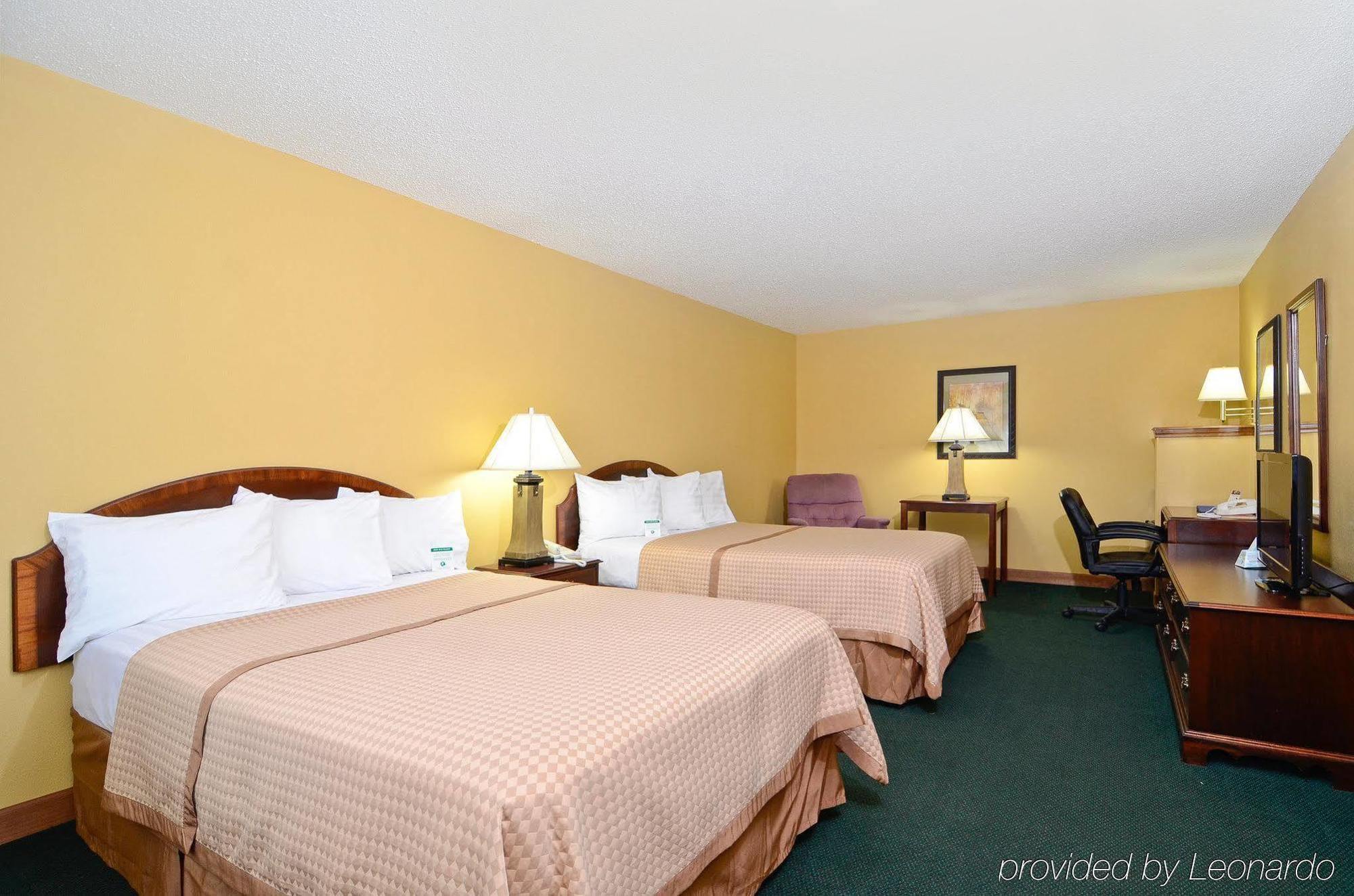 Americas Best Value Inn Iola Exterior foto